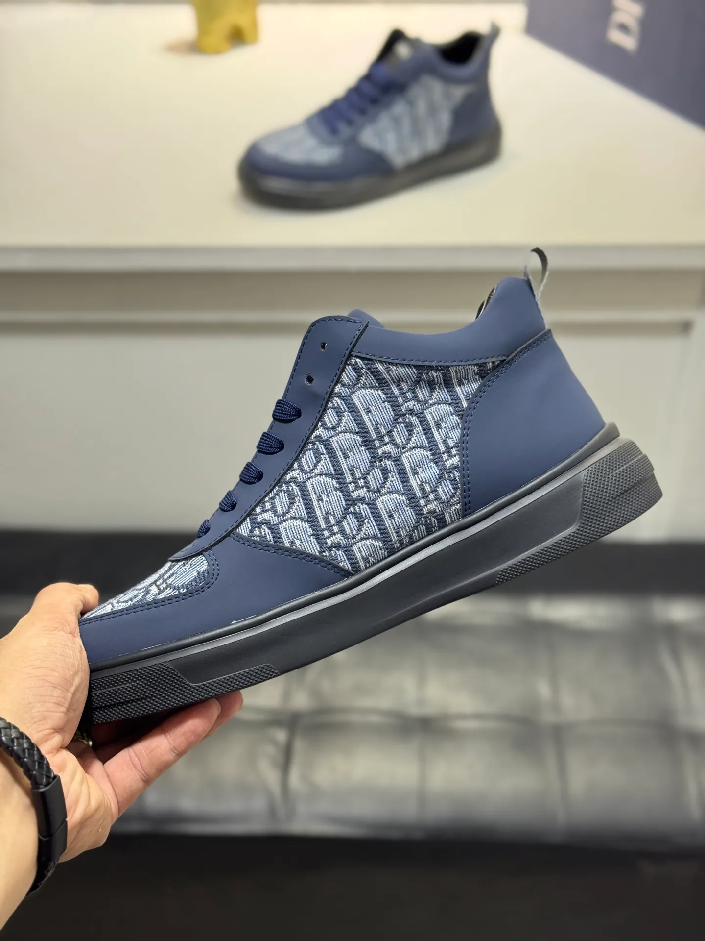 Men's men's shoes 💰420 [New model] 🌂🌂Dior (Dior) 🆕 mid-top B02 casual shoes, carefully made of first-layer cowhide with canvas, comfortable and breathable ~ rubber sole, enhances style. Fashionable and versatile, it can complement any look. Featuring an exquisite design that is uniquely dynamic and modern, this shoe is part of Dior's legacy and embodies modern elegance. Size: 38-44 (45 customized
